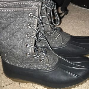 Duck boots
